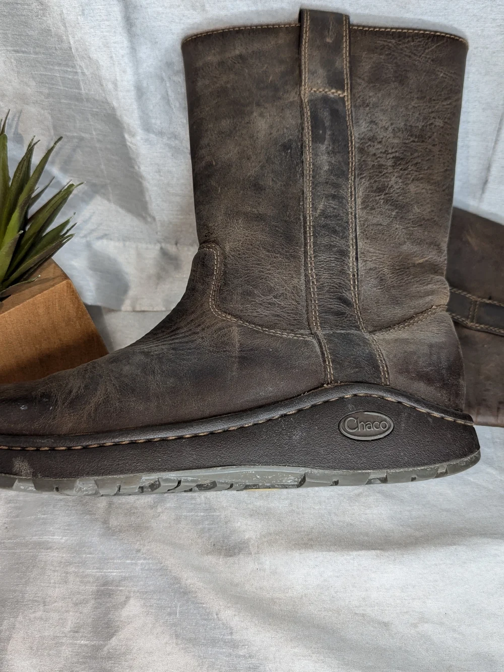 Chaco Men’s Brown Leather Pull-On Mid-Calf Work Boots Lug Sole Slip Resistant 9